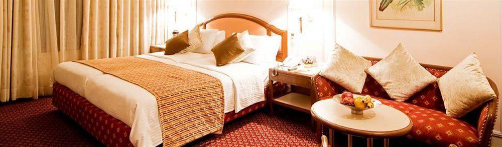 Regent Hotel Andheri Мумбай Екстериор снимка