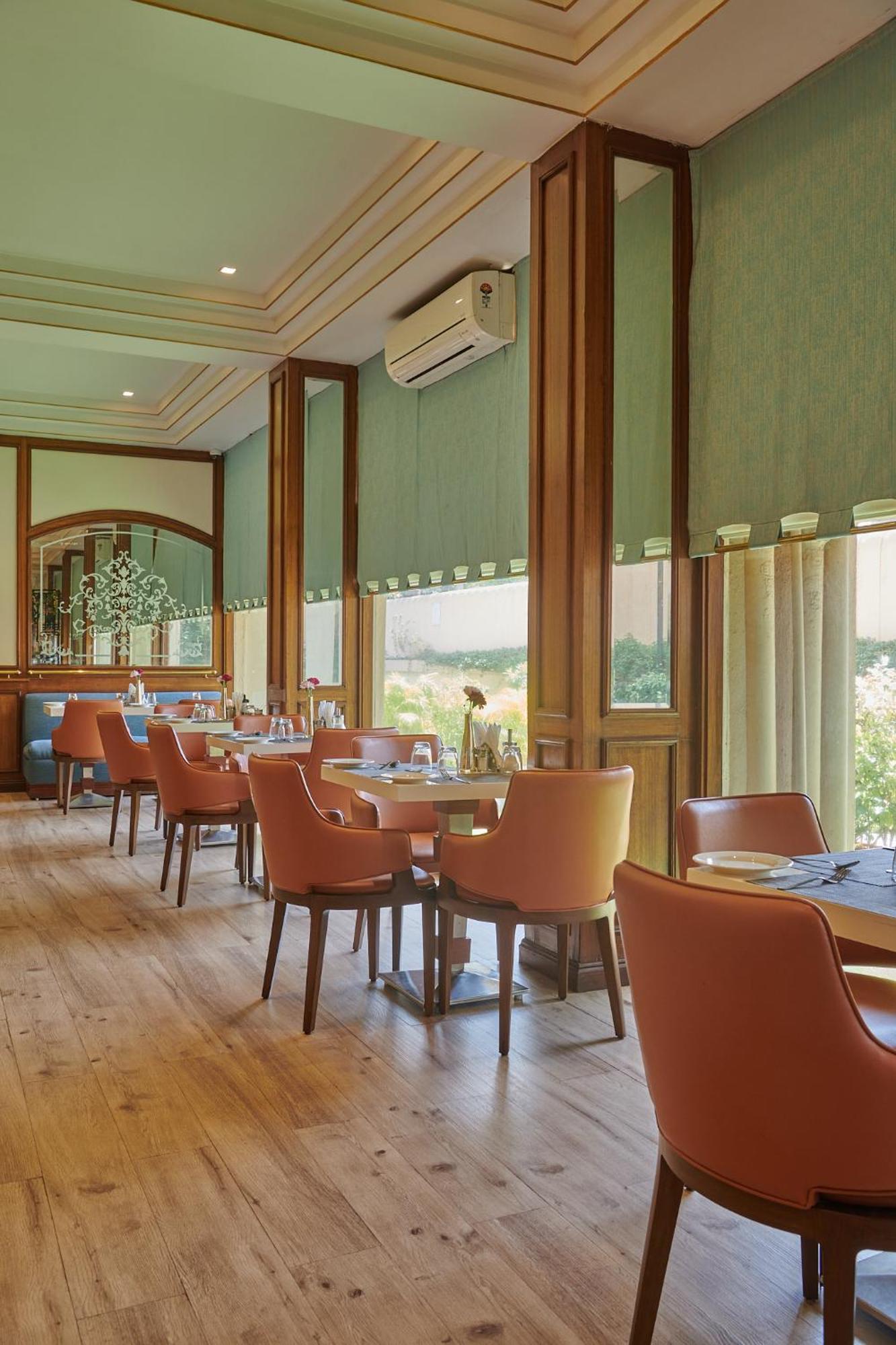 Regent Hotel Andheri Мумбай Екстериор снимка