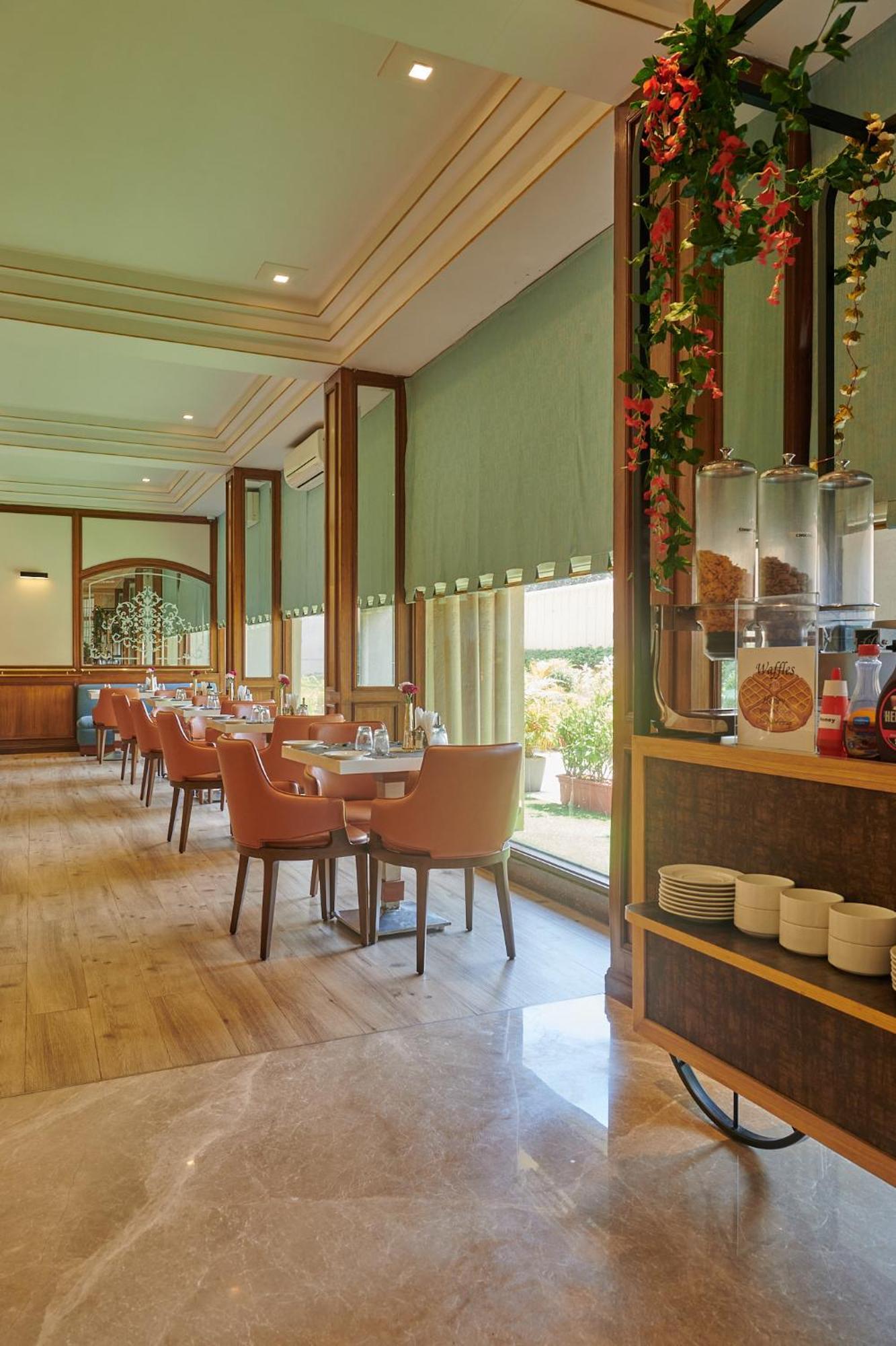 Regent Hotel Andheri Мумбай Екстериор снимка
